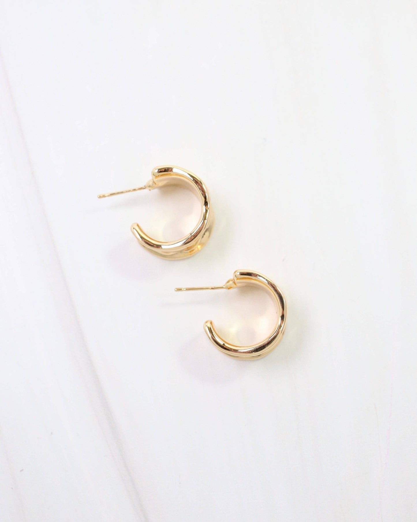 Port Gibson Hammered Hoop Earring, Gold