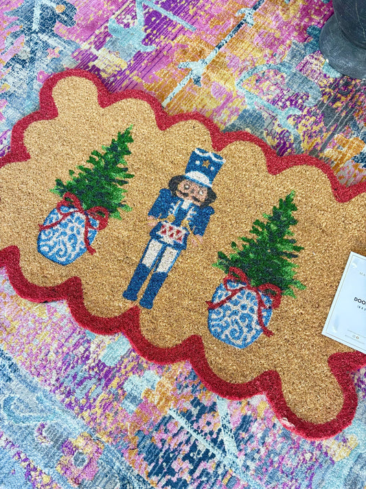 Nutcracker Scalloped DoorMat