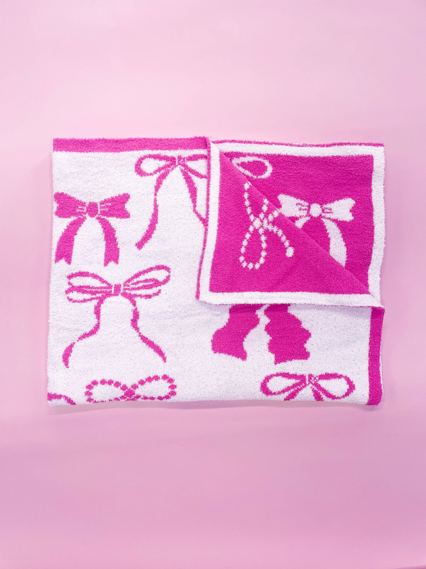 Cozy Pink Bow Luxury Throw Blanket