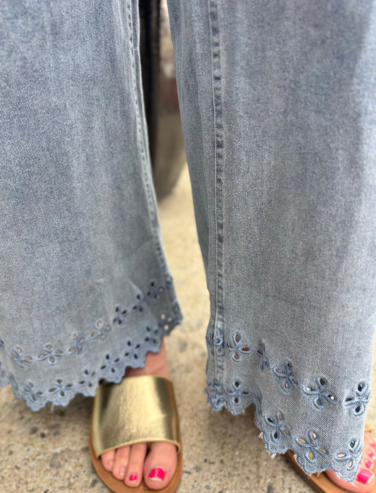 Scalloped Detailed Denim Jeans