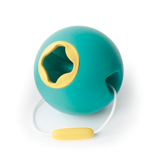 Quut Ballo, No spill bucket. Beach Sand and Pool Toy!